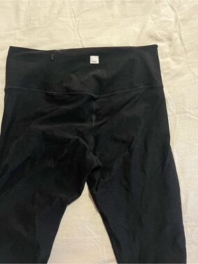 Vuori Black High-Rise Performance Leggings